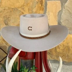 Charlie 1 Horse - Happy Trails Hat -Western Fashion Clothing IMG 1104