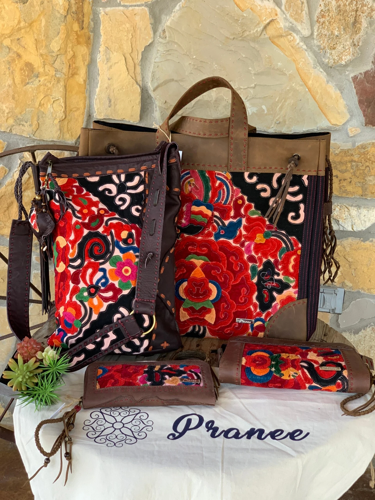 Pranee Franklin Over Night Bag 4 Pranee Franklin Over Night Bag - Image 2