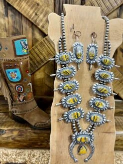 Yellowstone Bumblebee Squash Sets -Western Fashion Clothing image 26ed80b7 4e11 4a41 a509 2842caa2d79b